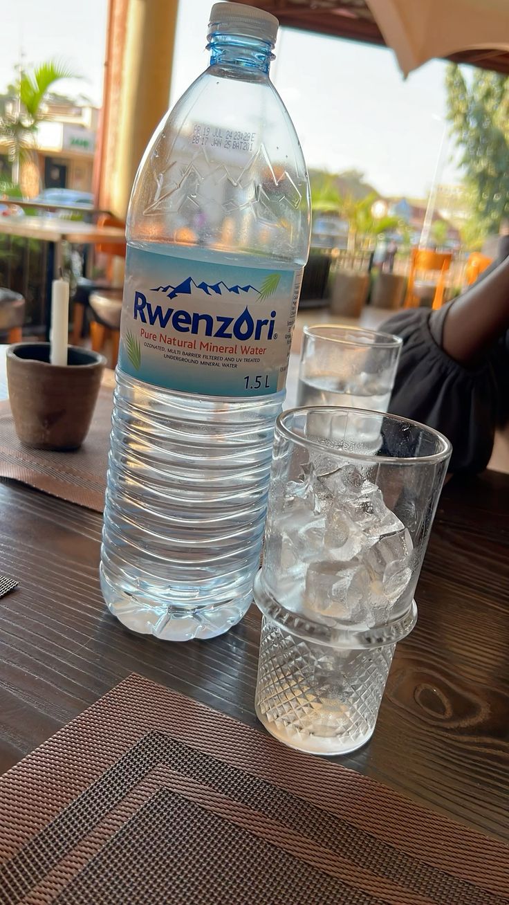 ውሃ ½ ሊትር (Water ½ liter)